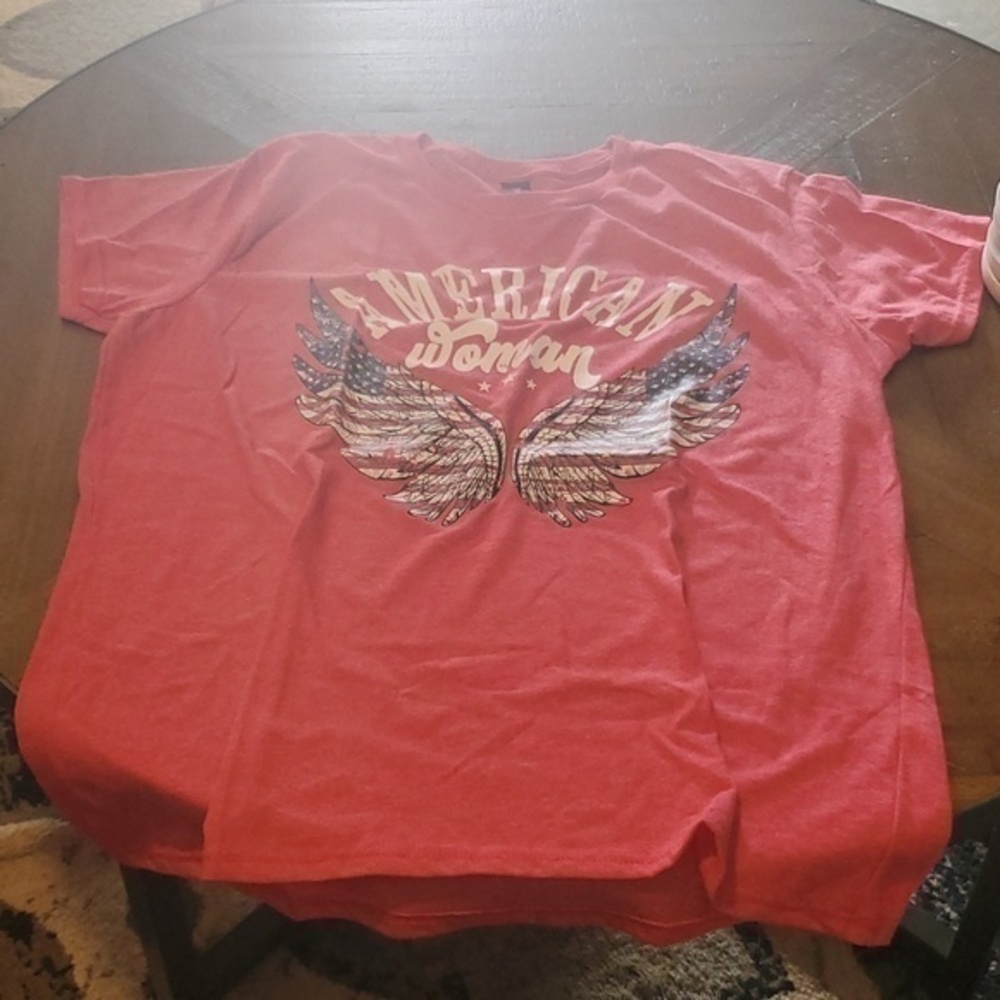 🐻    American Woman Tshirt size L